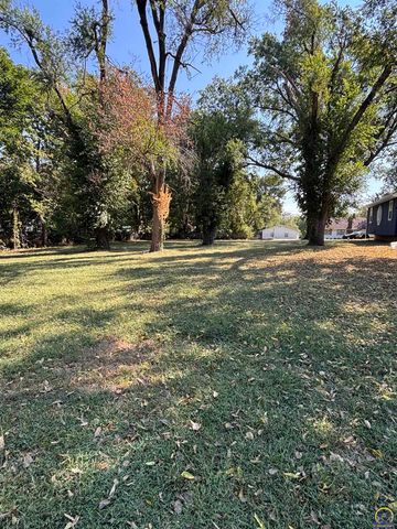 431 SE Baldwin RD, Topeka, KS 66607