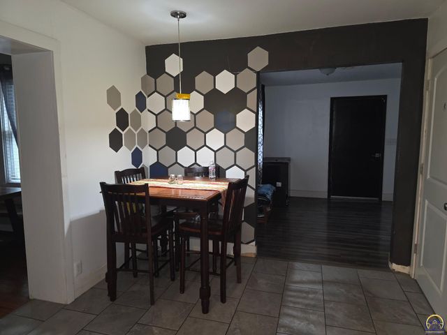 431 SE Baldwin RD, Topeka, KS 66607