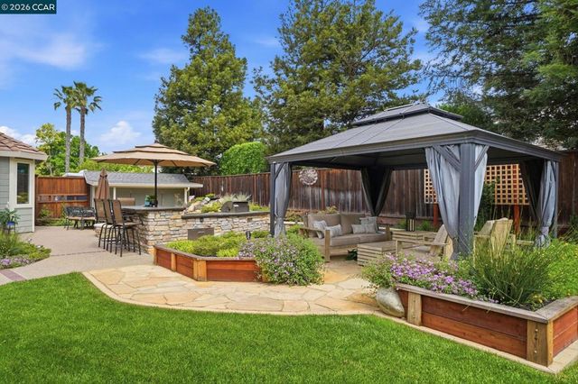 1807 Altamont Cir, Livermore, CA 94551