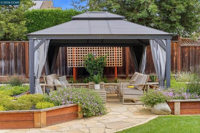 1807 Altamont Cir, Livermore, CA 94551