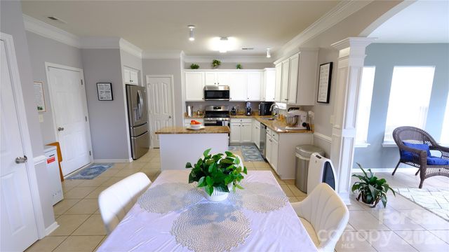 608 Wrayhill Drive, Charlotte, NC 28262