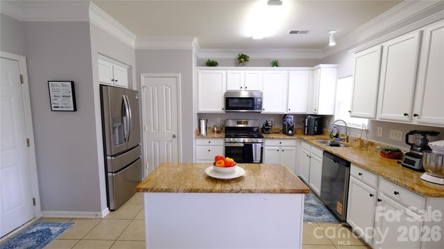 608 Wrayhill Drive, Charlotte, NC 28262