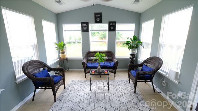 608 Wrayhill Drive, Charlotte, NC 28262