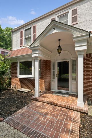 7 Upper Devon Road, Port Jefferson, NY 11777