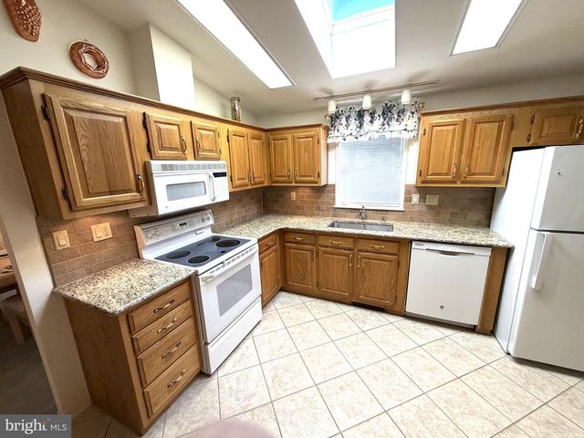 389 THRUSH CT W, New Hope, PA 18938