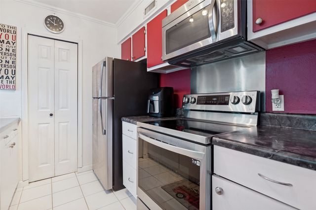 1813 E Grauwyler Road E 142G, Irving, TX 75061