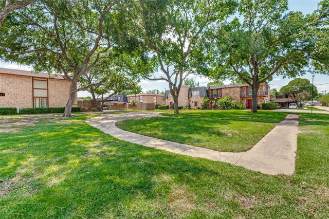 1813 E Grauwyler Road E 142G, Irving, TX 75061