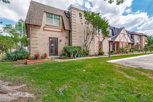 1813 E Grauwyler Road E 142G, Irving, TX 75061