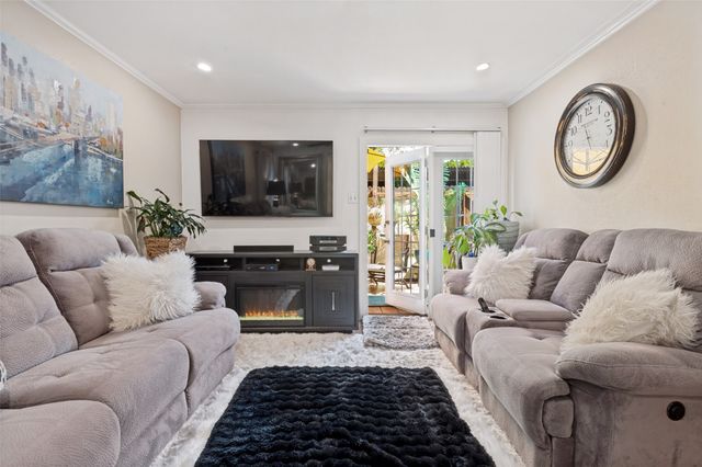 1813 E Grauwyler Road E 142G, Irving, TX 75061