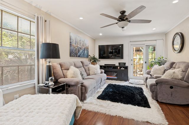 1813 E Grauwyler Road E 142G, Irving, TX 75061