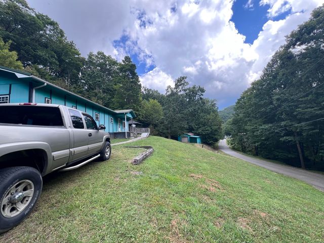 461 Round Ridge Road, Pineville, KY 40977