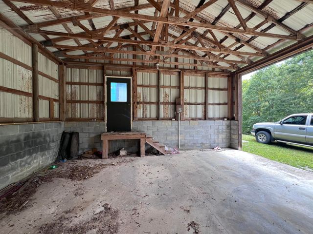 461 Round Ridge Road, Pineville, KY 40977