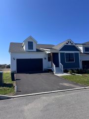 23 Russet Road, South Burlington, VT 05403