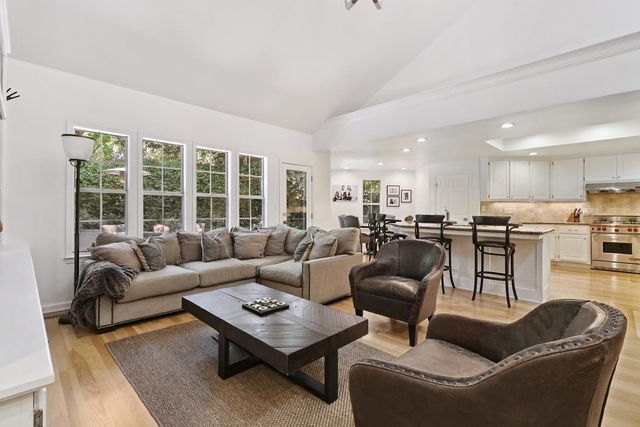 51 Covered Bridge Rd, Carmichael, CA 95608