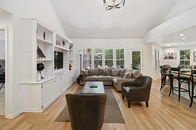 51 Covered Bridge Rd, Carmichael, CA 95608