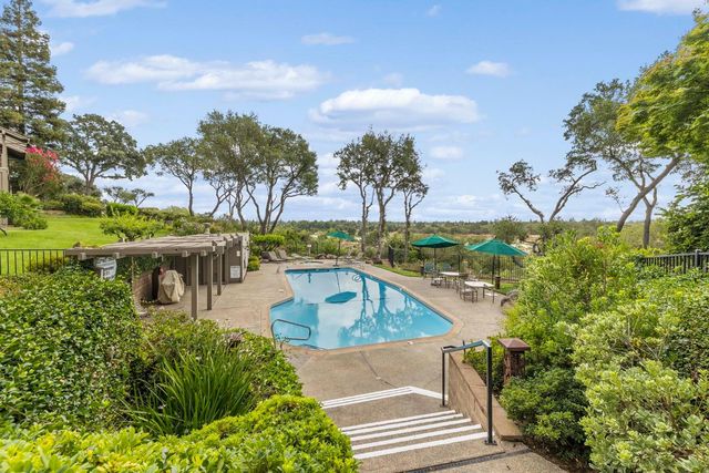 51 Covered Bridge Rd, Carmichael, CA 95608