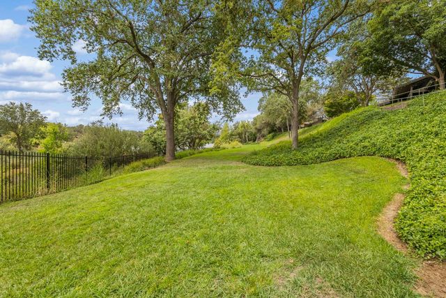 51 Covered Bridge Rd, Carmichael, CA 95608