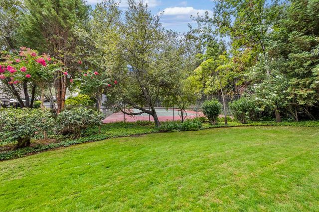 51 Covered Bridge Rd, Carmichael, CA 95608