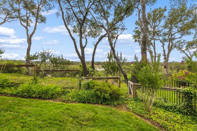 51 Covered Bridge Rd, Carmichael, CA 95608