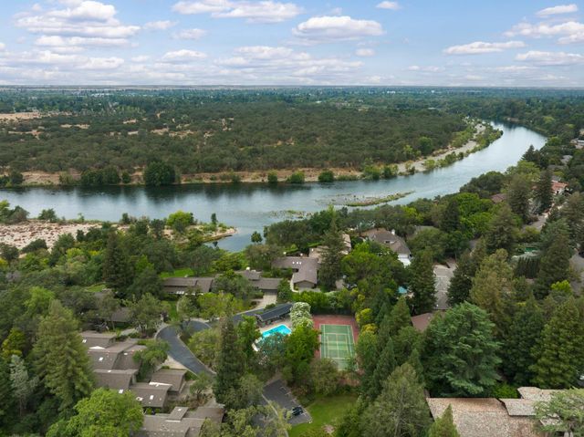 51 Covered Bridge Rd, Carmichael, CA 95608