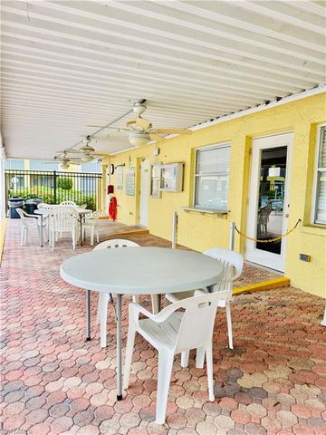 2750 Kings Lake BLVD 204, Naples, FL 34112