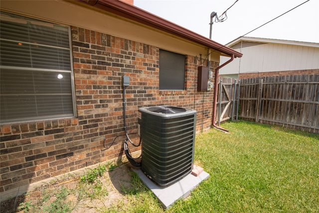 6412 Rebecca Lane, Watauga, TX 76148