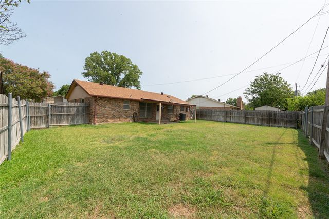 6412 Rebecca Lane, Watauga, TX 76148