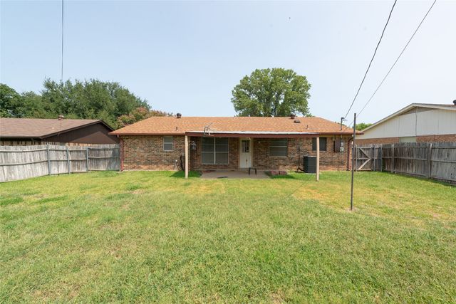 6412 Rebecca Lane, Watauga, TX 76148