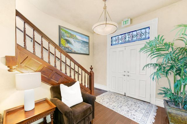 1129 D St, Sacramento, CA 95811