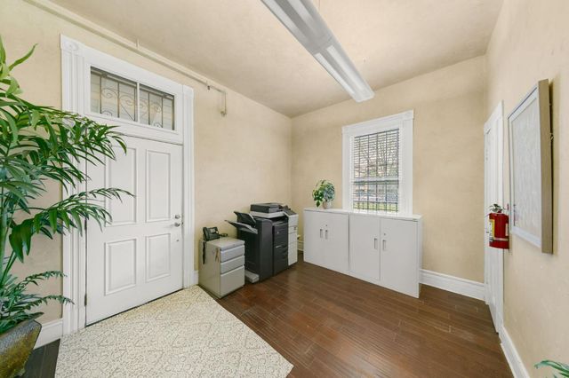 1129 D St, Sacramento, CA 95811