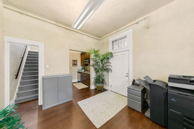 1129 D St, Sacramento, CA 95811