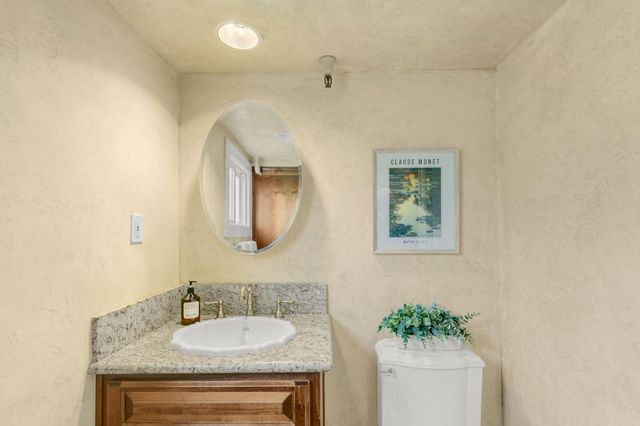 1129 D St, Sacramento, CA 95811