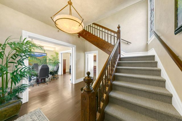 1129 D St, Sacramento, CA 95811