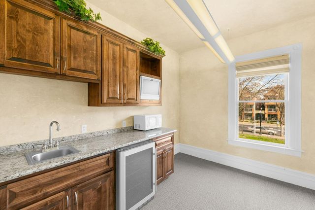 1129 D St, Sacramento, CA 95811