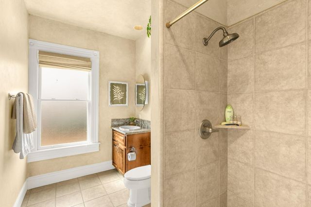 1129 D St, Sacramento, CA 95811