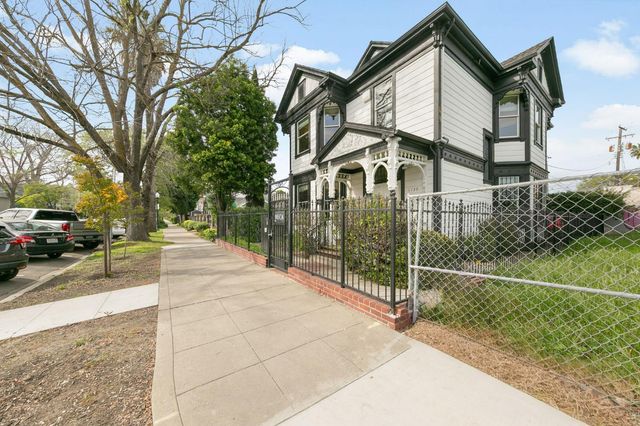 1129 D St, Sacramento, CA 95811