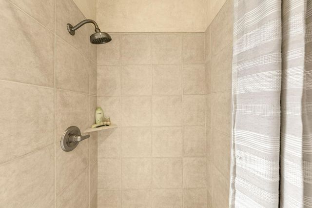 1129 D St, Sacramento, CA 95811