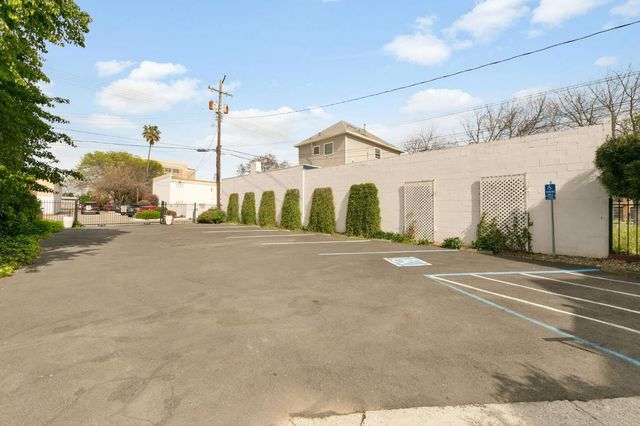 1129 D St, Sacramento, CA 95811