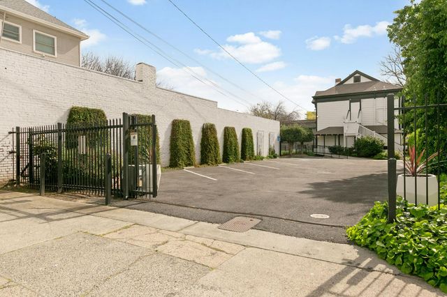 1129 D St, Sacramento, CA 95811