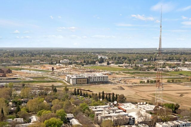 1129 D St, Sacramento, CA 95811