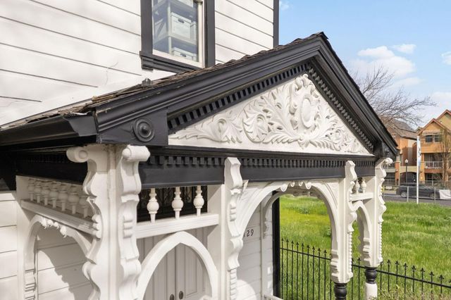 1129 D St, Sacramento, CA 95811