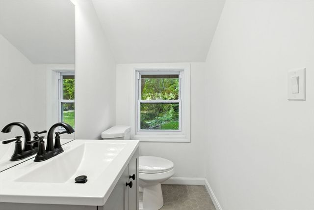 11 Willow Ave, East Bridgewater, MA 02333