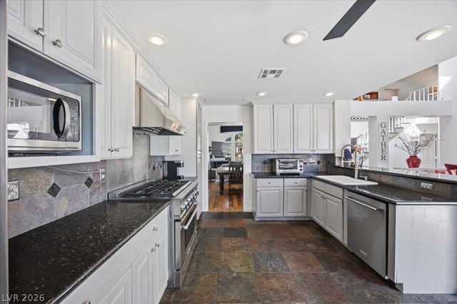 2924 Bridge Creek Street, Las Vegas, NV 89117