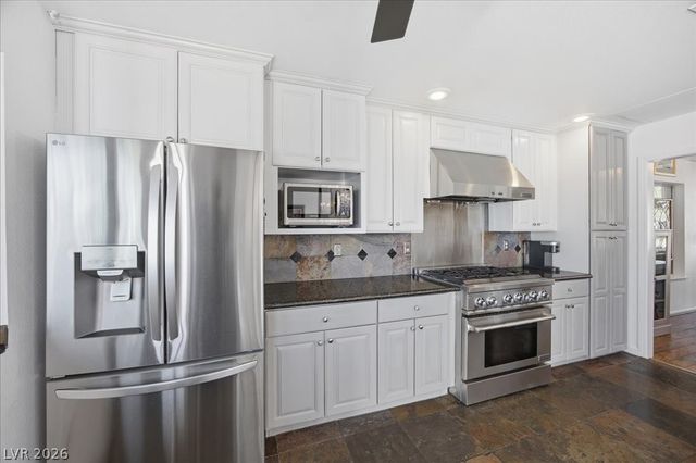 2924 Bridge Creek Street, Las Vegas, NV 89117