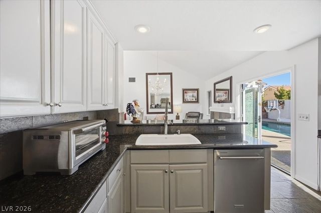 2924 Bridge Creek Street, Las Vegas, NV 89117