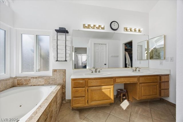 2924 Bridge Creek Street, Las Vegas, NV 89117