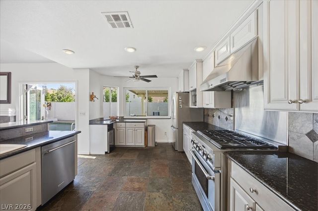 2924 Bridge Creek Street, Las Vegas, NV 89117