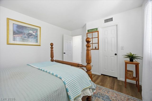 2924 Bridge Creek Street, Las Vegas, NV 89117