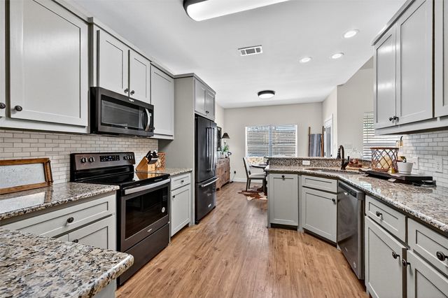 38 Lone Oak Boulevard, Pottsboro, TX 75076