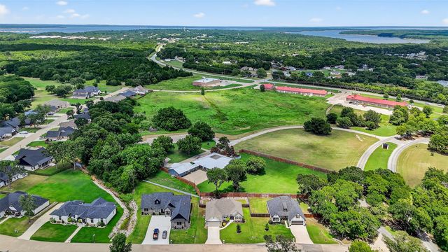 38 Lone Oak Boulevard, Pottsboro, TX 75076